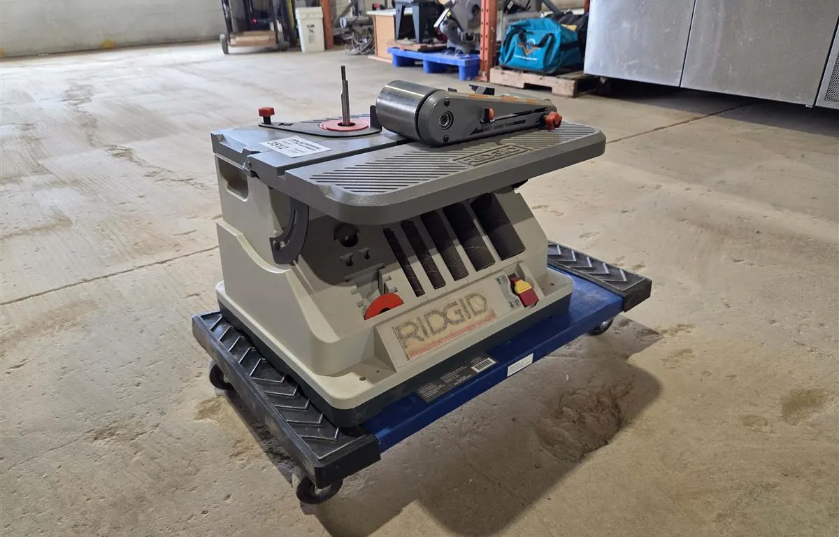 RIDGID Oscillating Belt/Spindle Sander
UNRESERVED