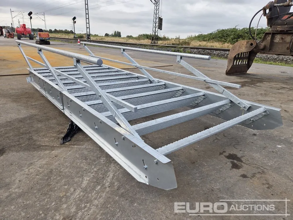 Unused 11 Steps Galvanized Steel Stair, Width: 120cm