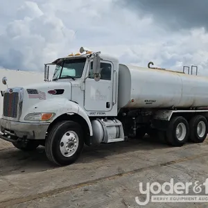 2005 Peterbilt 335 