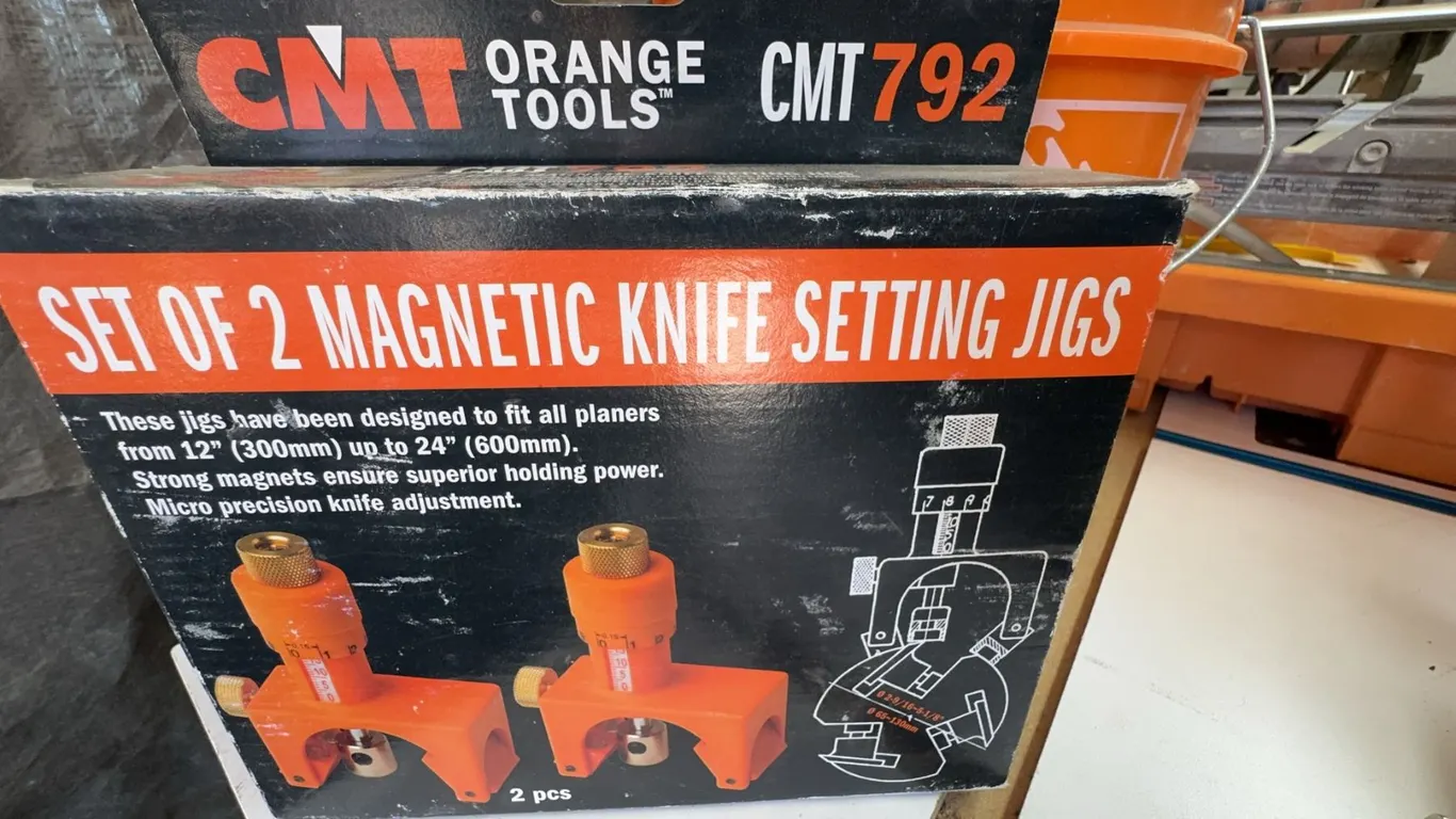 CMT 792 Orange Tools Magnetic Knife Setting Jigs, Set of 2