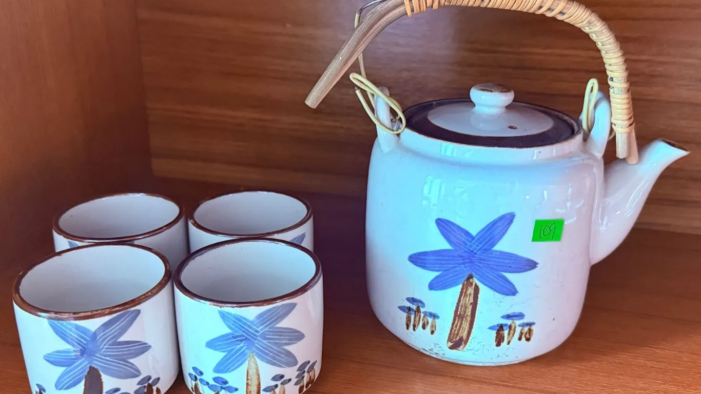 Ceramic Teapot with Lid and Four Matching Cups, Blue Floral Design