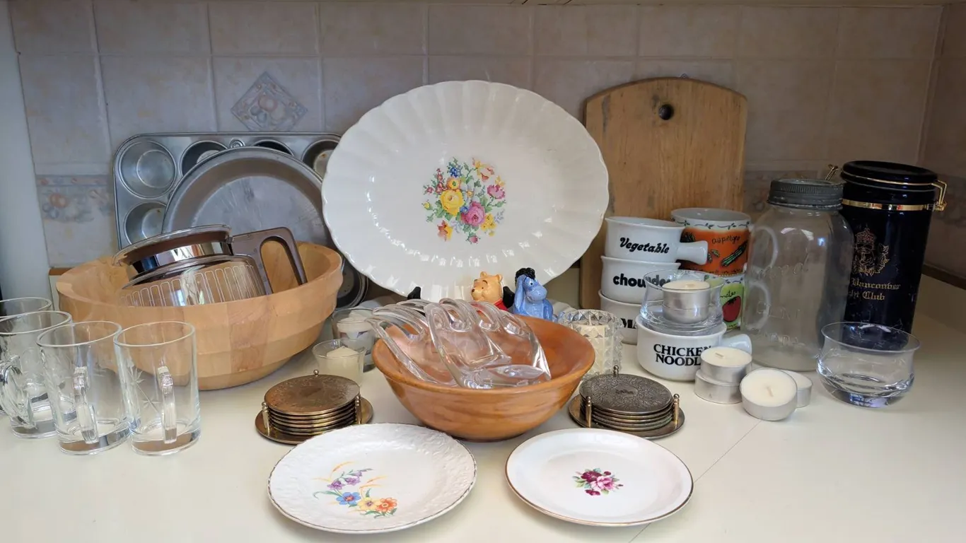Kitchenware, Dishes, Glassware, Trays, Figurines and Candles