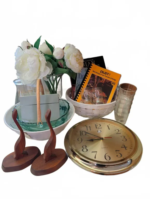 Kitchen and Home Decor Lot