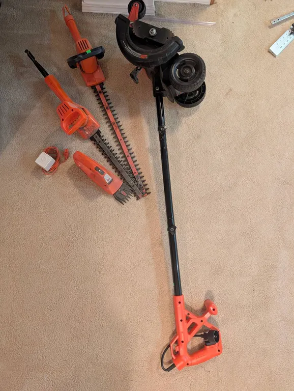 Black+Decker Hedge Trimmers & Rottartiler