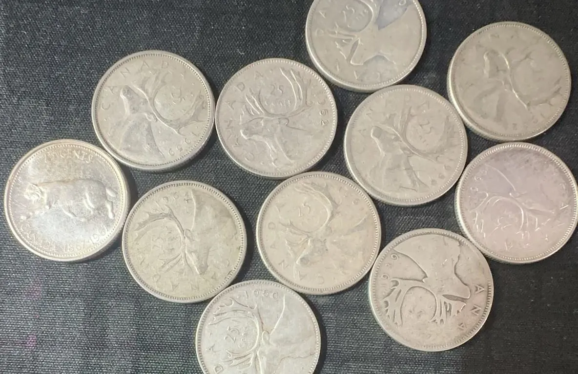 11 Canadian .800 Silver Quarters, 64g, 1.65 Troy Oz Silver