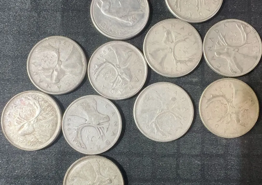 11 Canadian .800 Silver Quarters, 64g Total