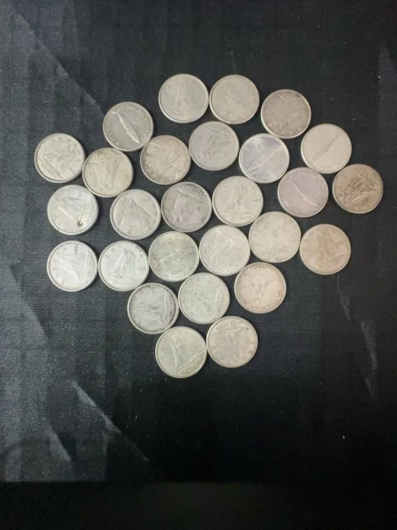 27 Canadian .800 Silver Dimes, 63g Total, 1.62 Troy Ounces