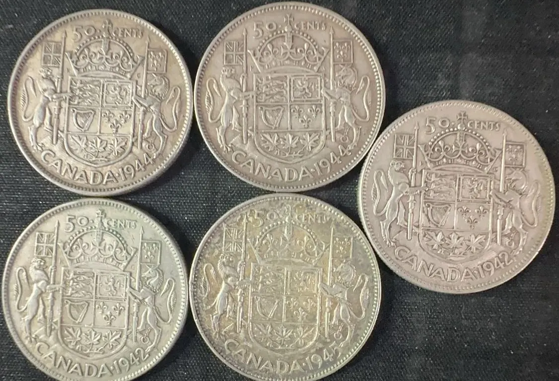 5 Canadian .800 Silver Half Dollars, 58.3g, 1.5 Troy Oz Silver