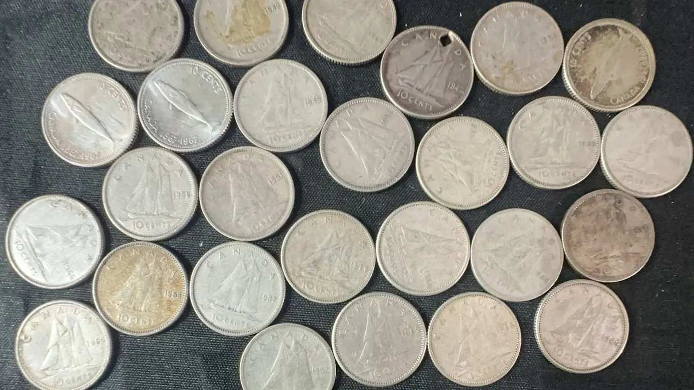 27 Canadian .800 Silver Dimes, 63g Total, 1.62 troy oz