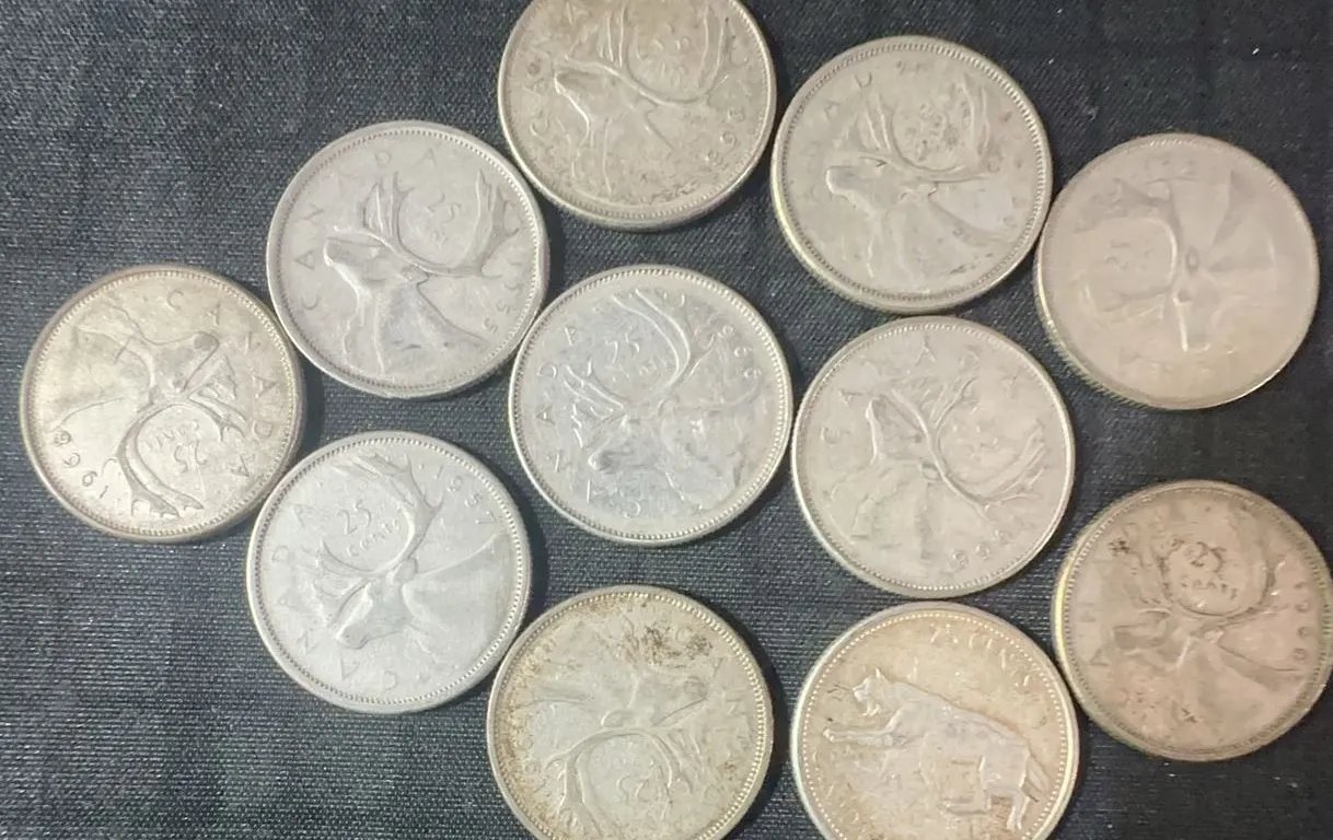 11 Canadian .800 Silver Quarters, 64g Total, 1.65 Troy Oz Silver