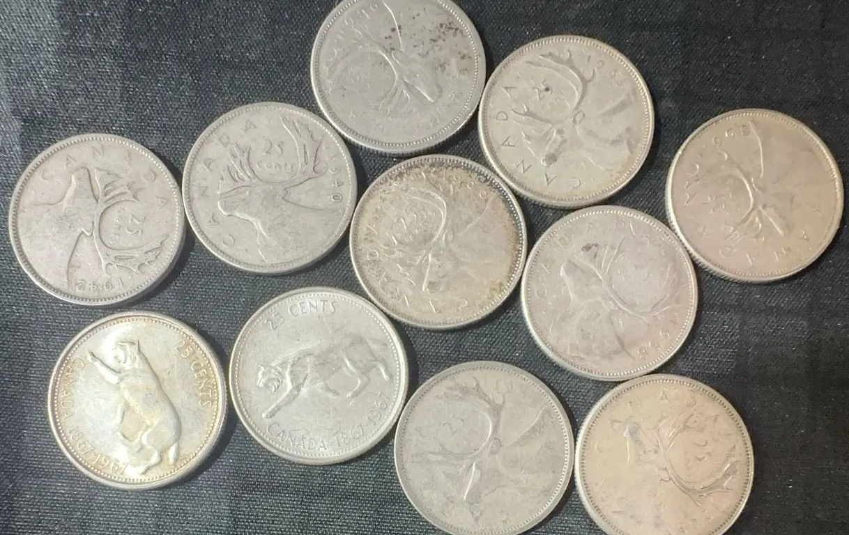 11 Canadian .800 Silver Quarters, 64g, 1.65 Troy Ounces Silver