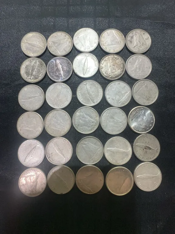 30 Canadian 0.800 Silver Dimes, 70g Total Weight