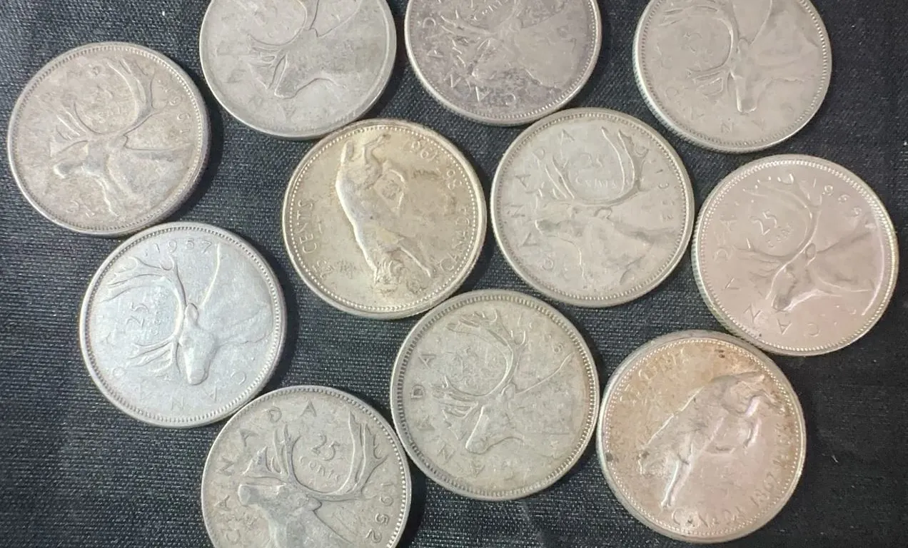11 Canadian .800 Silver Quarters, 64g, 1.65 Troy Ounces