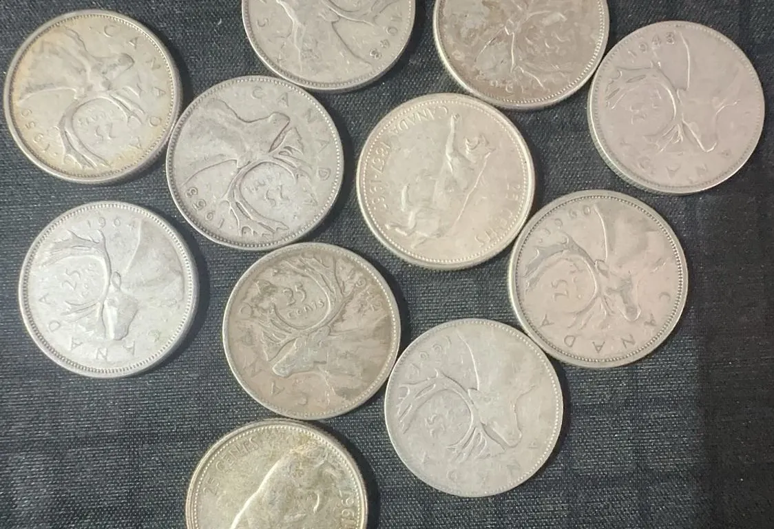 11 Canadian .800 Silver Quarters, 64g, 1.65 Troy Ounces Silver