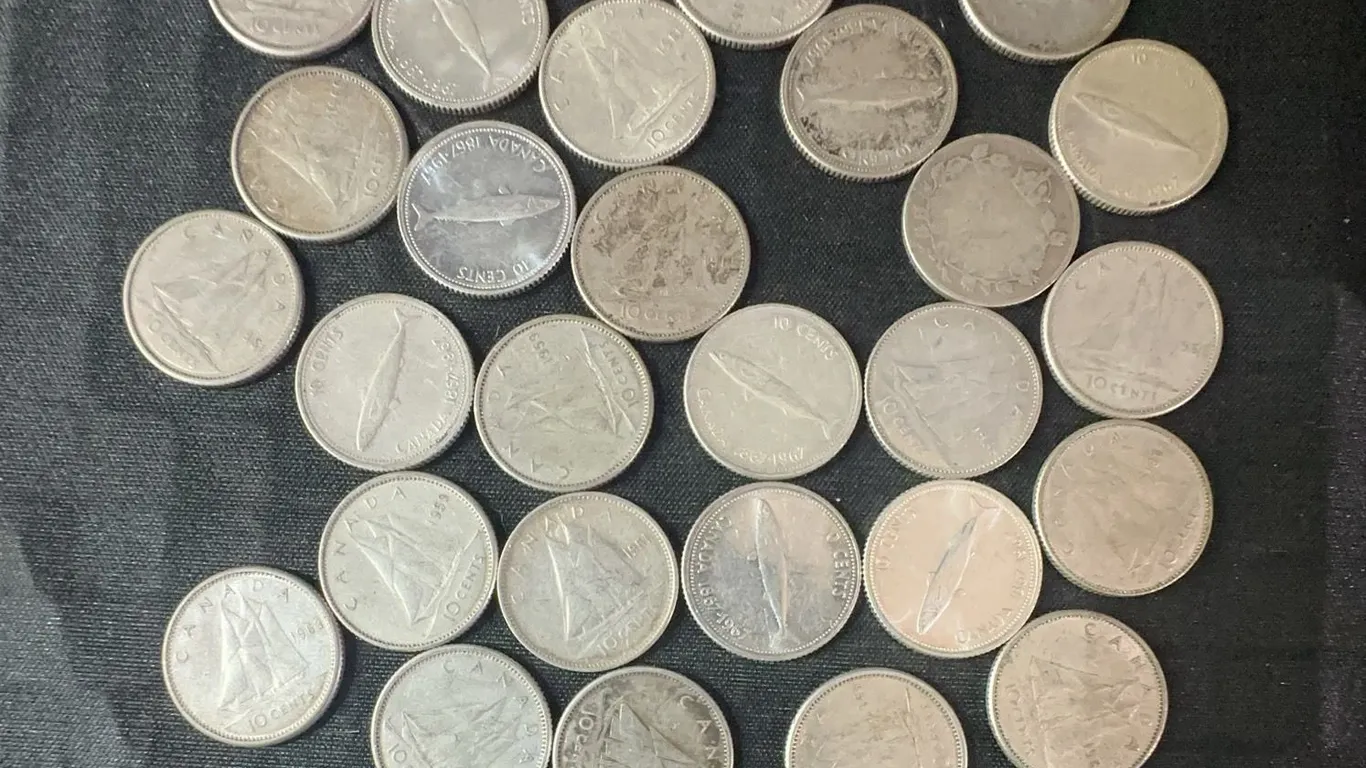 27 Canadian .800 Silver Dimes, 63g Total, 1.62 Troy Oz Silver