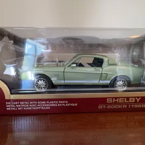 Shelby GT-500KR (1968) 1:18 Die-Cast Model Car