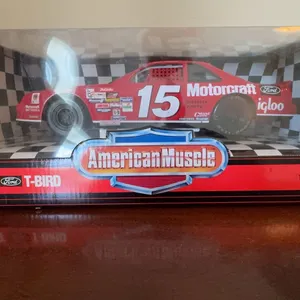 ERTL American Muscle Motorcraft Ford Thunderbird 1:18 Die Cast