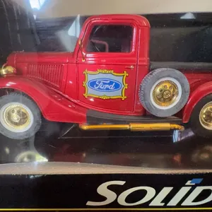 Solido Custom Ford Pick-Up Die Cast Model Ref. 8303