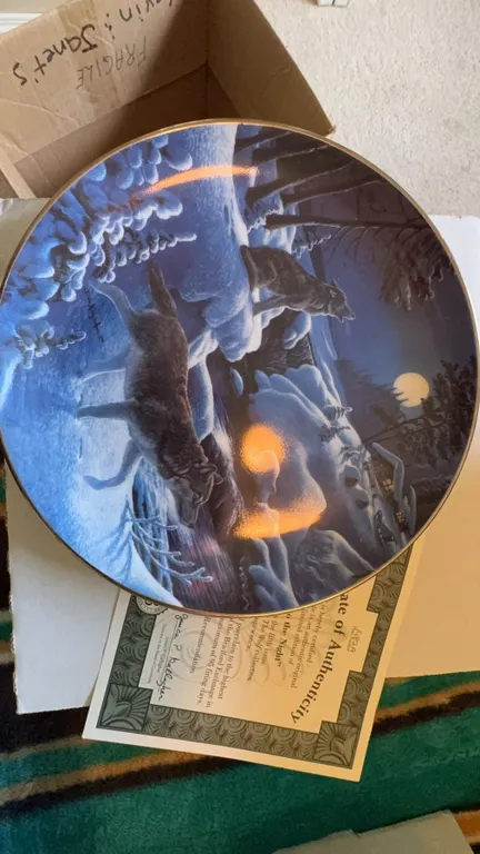 Bradford Exchange Nightwatch: The Wolf Collector Plate Set