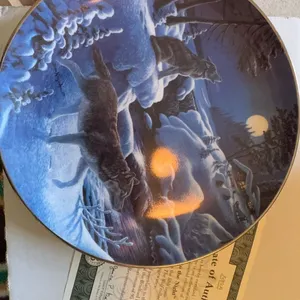 Bradford Exchange Nightwatch: The Wolf Collector Plate Set