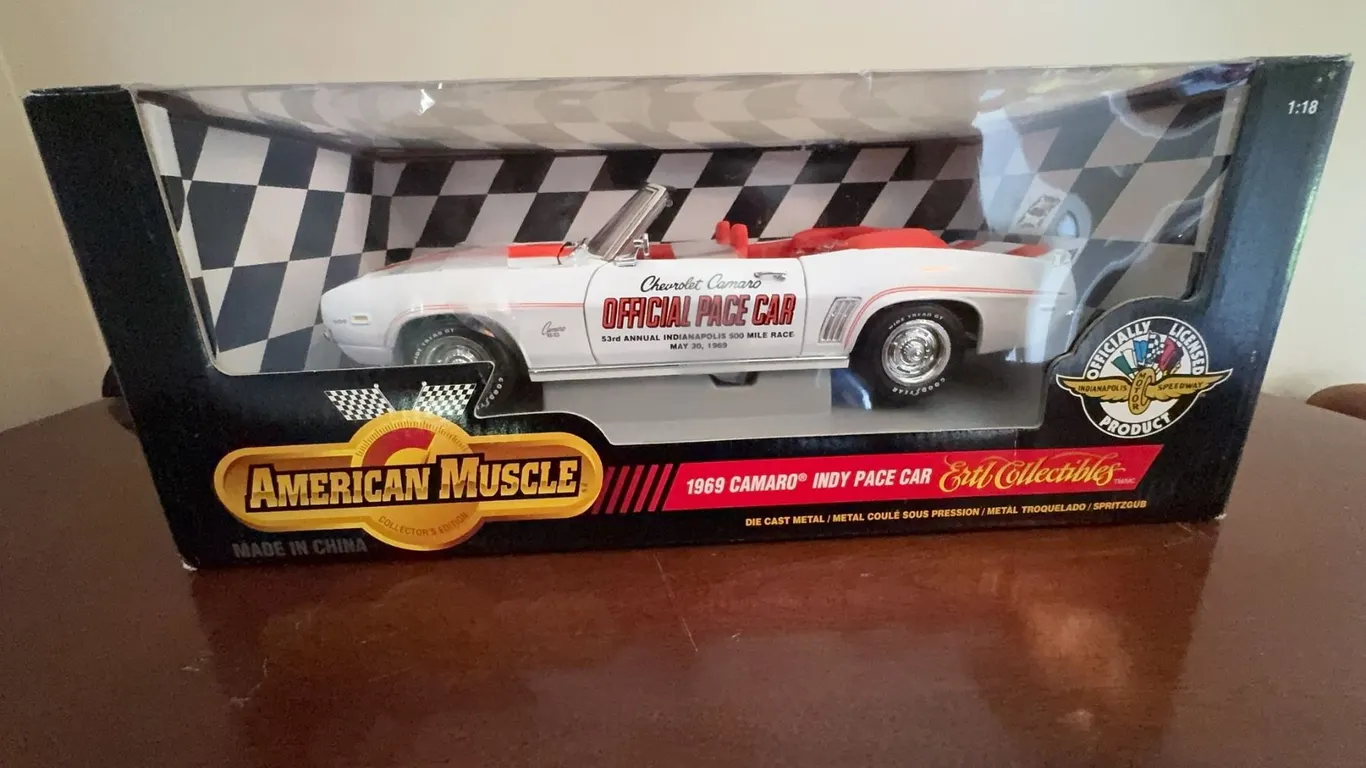 American Muscle 1:18 1969 Camaro Indy Pace Car Die-Cast Model
