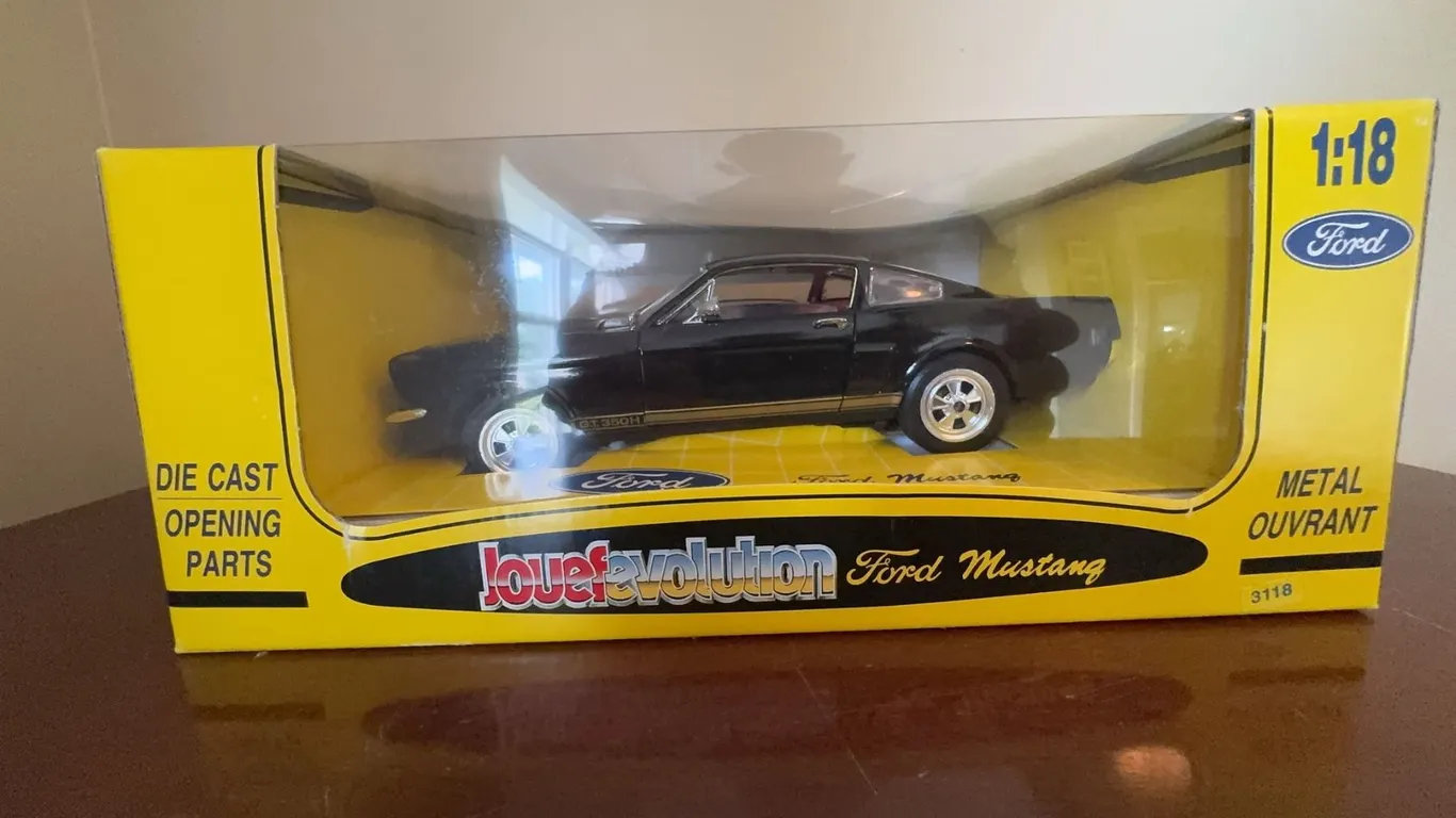 Jouef Evolution 1:18 Ford Mustang Die-Cast Model