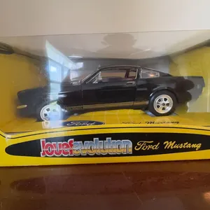 Jouef Evolution 1:18 Ford Mustang Die-Cast Model