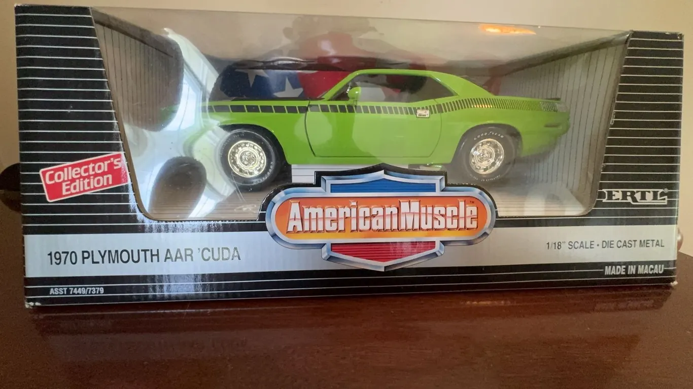 Ertl American Muscle 1970 Plymouth AAR 'Cuda 1:18 Diecast Car