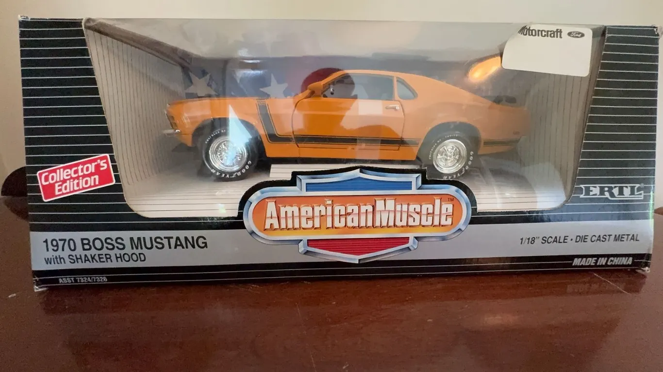 ERTL 1:18 Die Cast 1970 Ford Boss 302 Mustang Collector's Edition