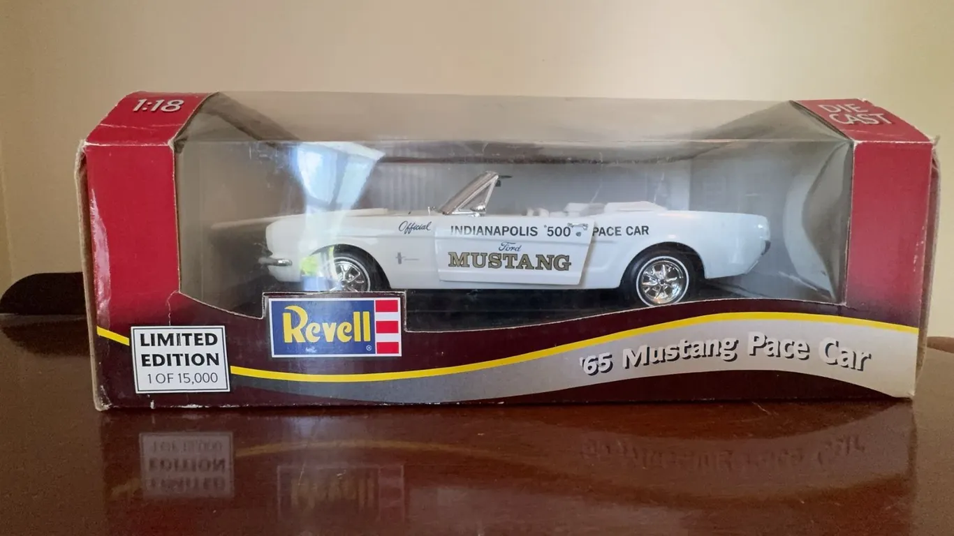 Revell 1:18 Die-Cast 1965 Mustang Pace Car Limited Edition
