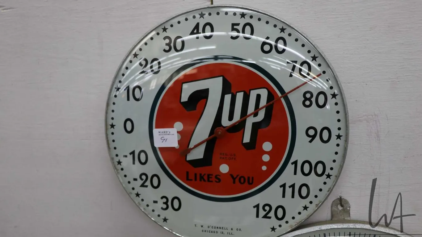 Vintage 7UP thermometer, marked T.W. O'Connell & Co. Chicago 13, ILL., 10" in diameter