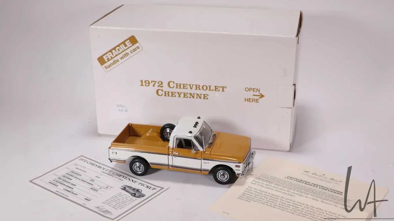 Danbury Mint 1:24th scale 1972 Chevy Cheyenne pick up