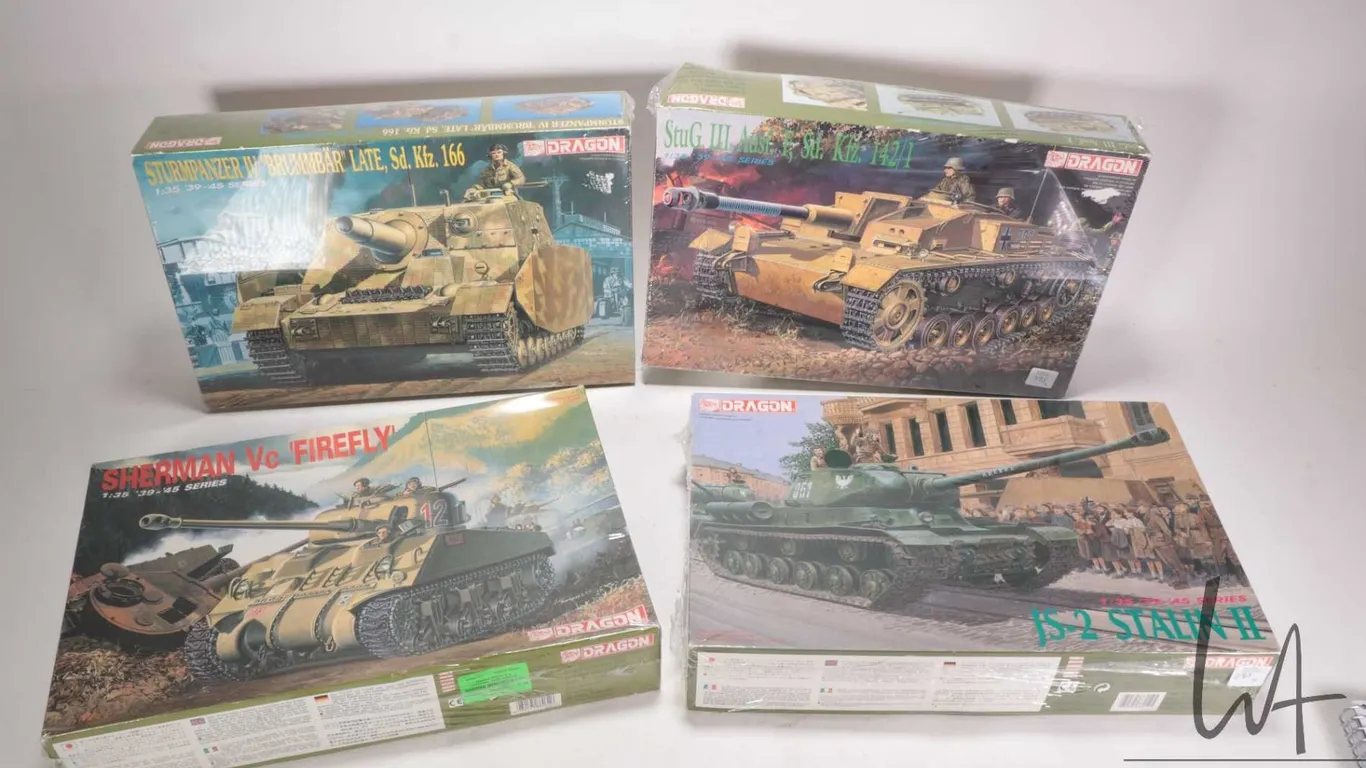Four 1:35 scale Dragon WWII tank model kits, all new in box