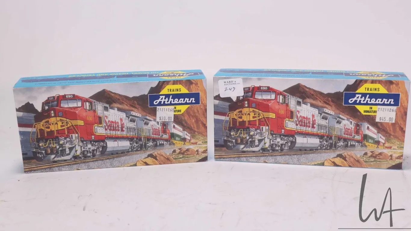 Two Athearn Trains in Miniature engines Via Rail ATH 3177A , both appear new in box