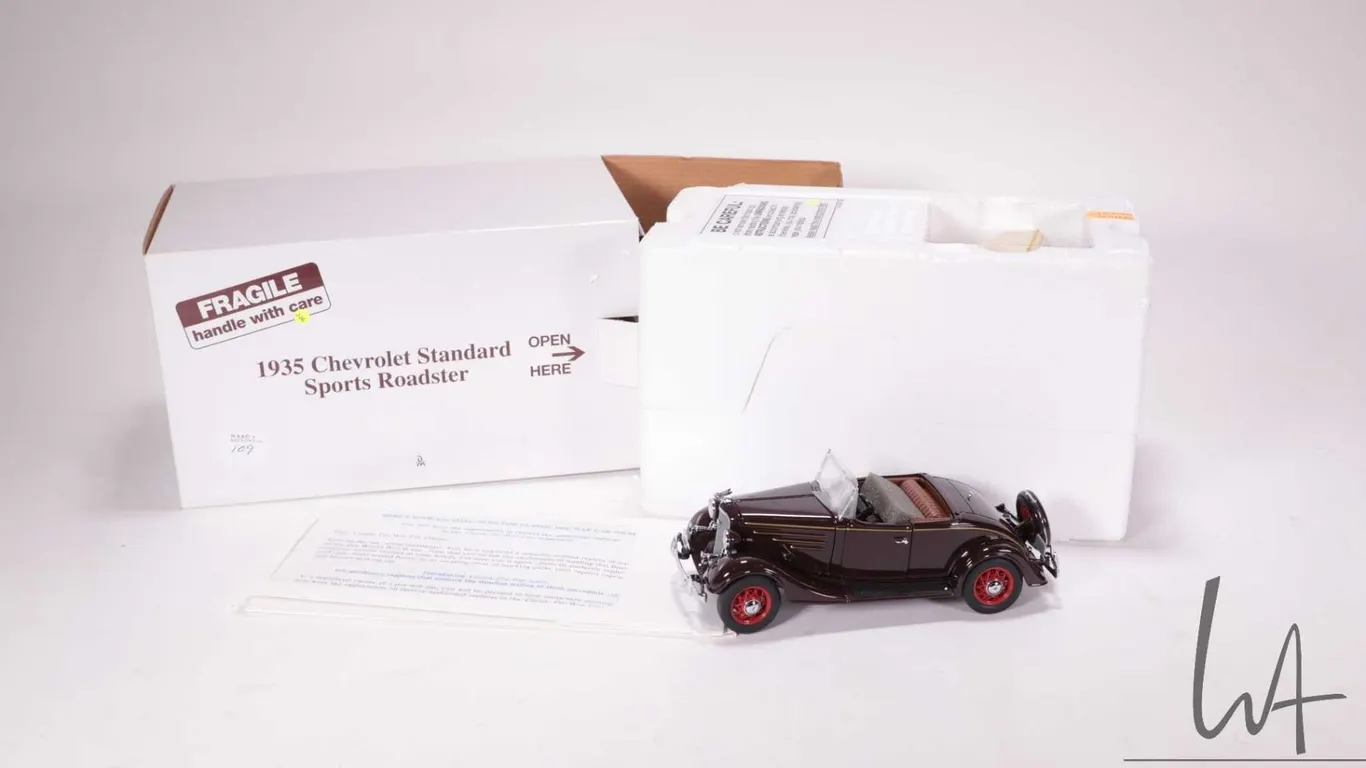 Danbury Mint 1:24th scale 1935 Chevrolet Standard Sports Roadster