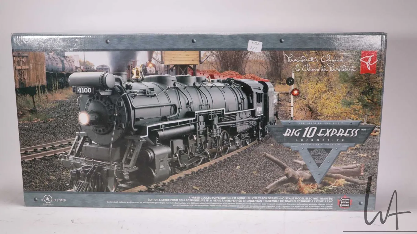 President's Choice Big 10 Express CNR HO gauge train set with track, new in box