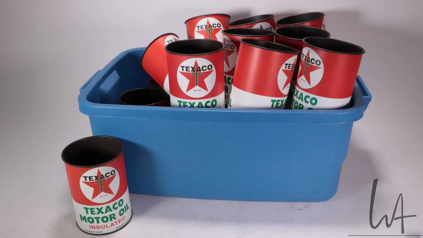 22 Texaco reproduction display oil cans