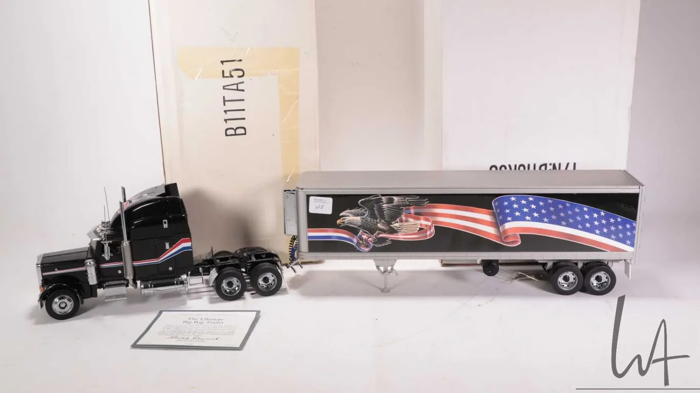 Franklin Mint 1:32nd scale The Ultimate Big Rig and Trailer with a Peterbilt Model 379 Truck and an