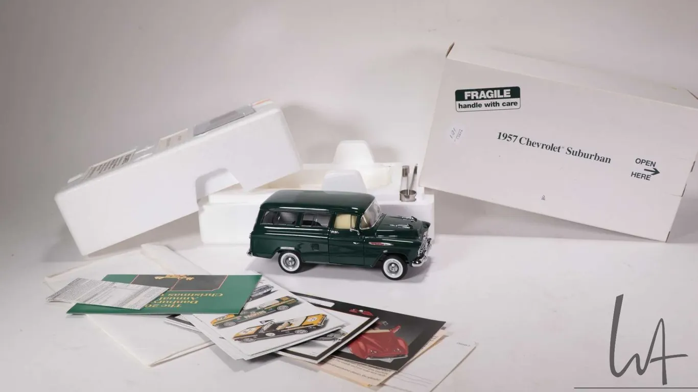 Danbury Mint 1:24th scale 1957 Chevrolet panel van