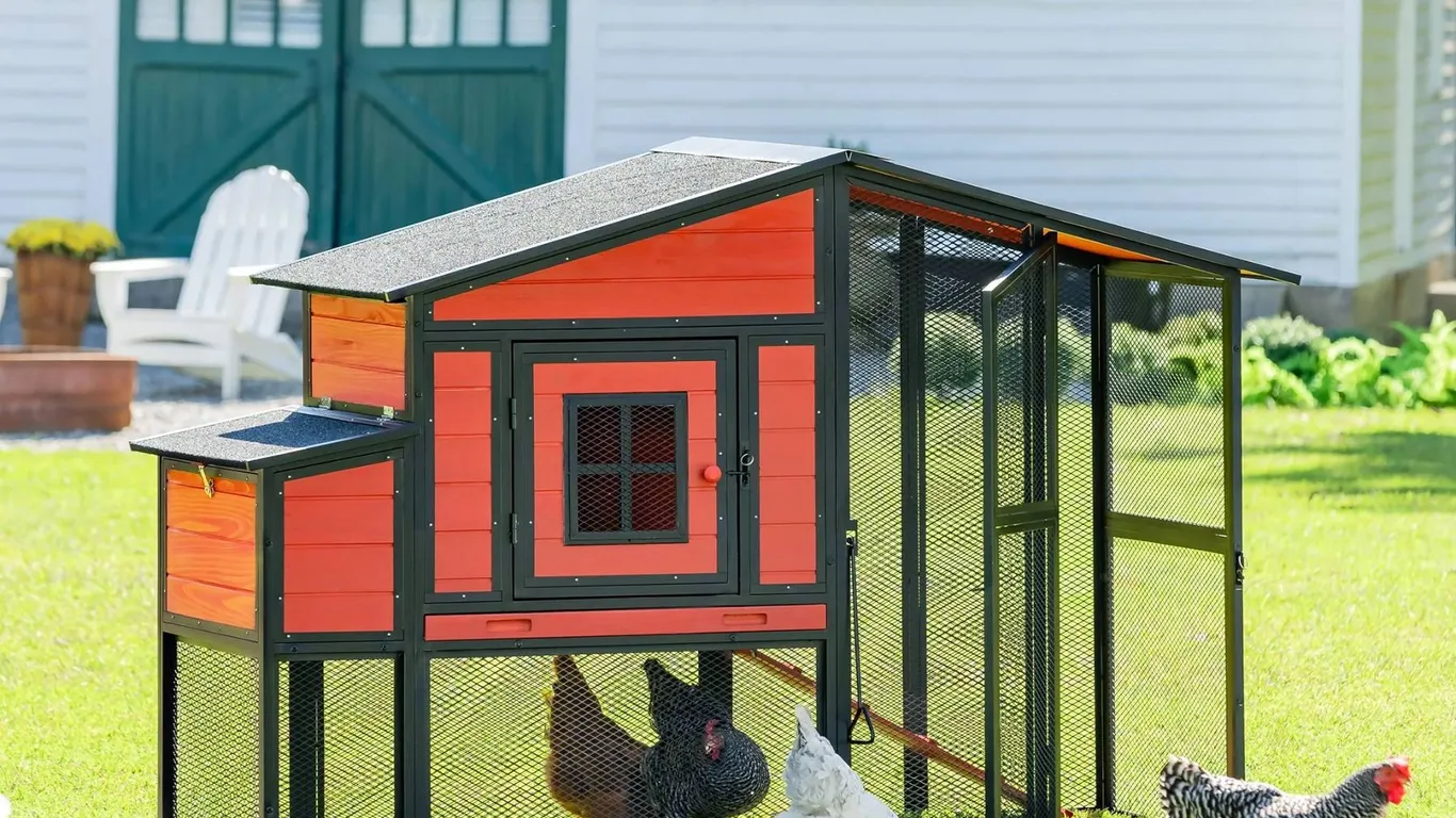 Merry Products Wooden Chicken Coop