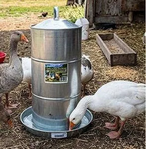 Farm-Tuff 8 Gallon Poultry Waterer