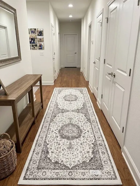 Black and White Floral Area Rug 2'x5'1"