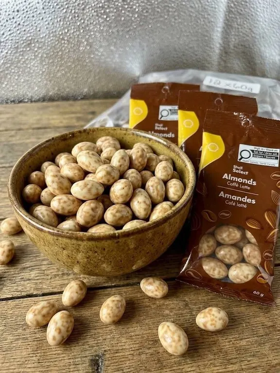 Shell Select Caffè Latte Almonds, 12 x 60g