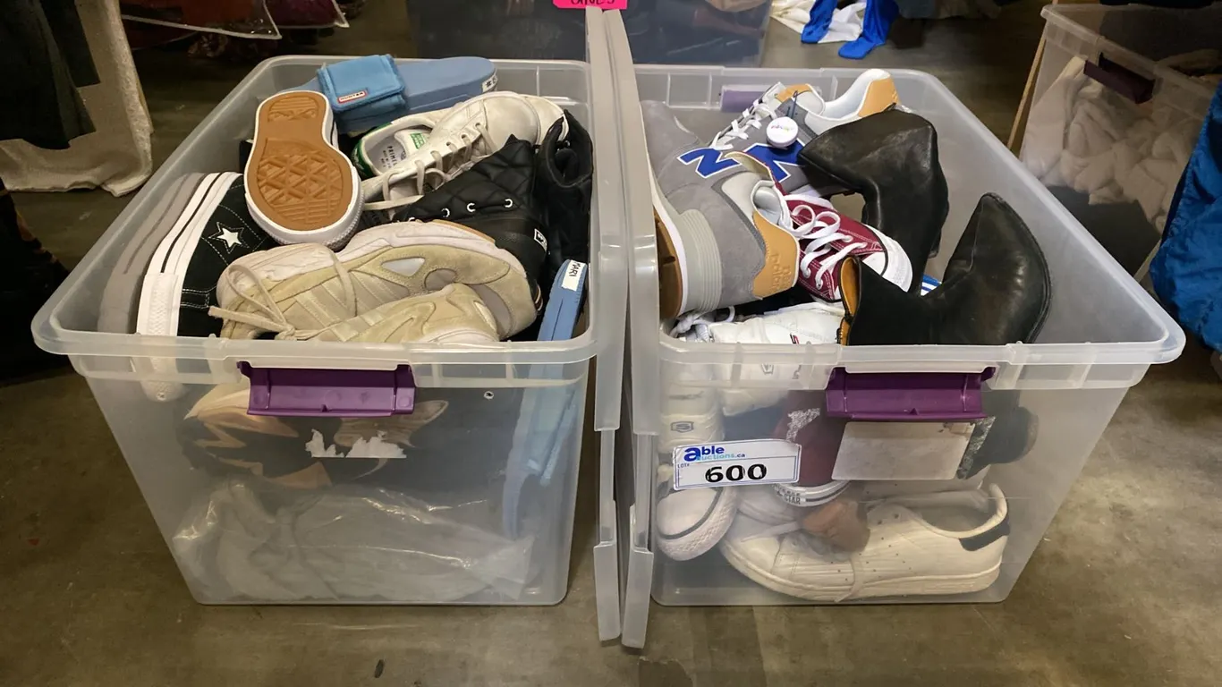 2 BOXES OF ASSORTED MEN'S & WOMEN'S SHOE'S