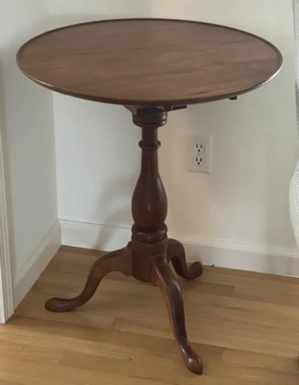 3 Leg Round Lamp Table w/ Tilt Top