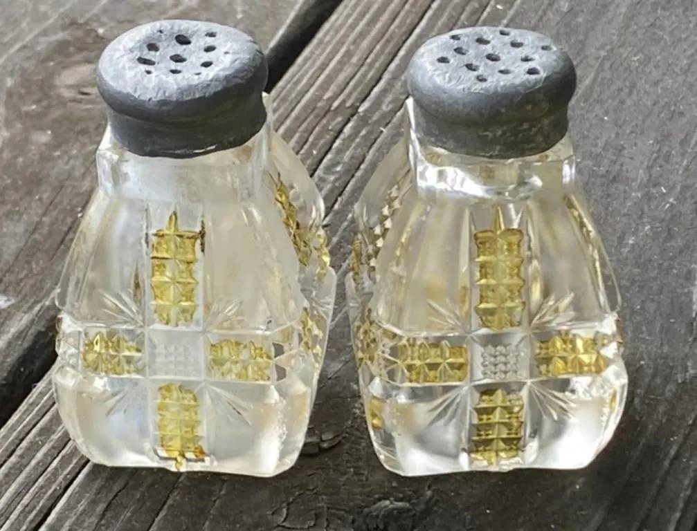 Salt n Pepper Shakers