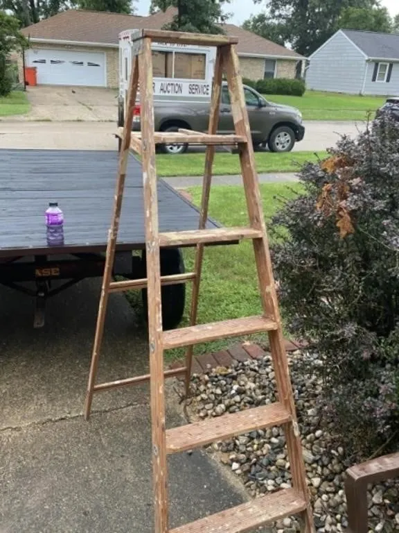 6' Wood Stepladder