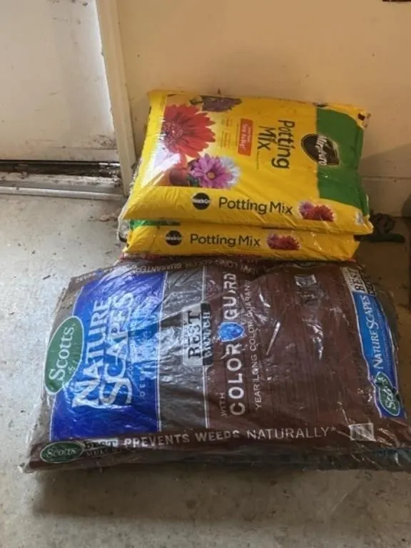 Potting Mix, Top Soil and Mulch