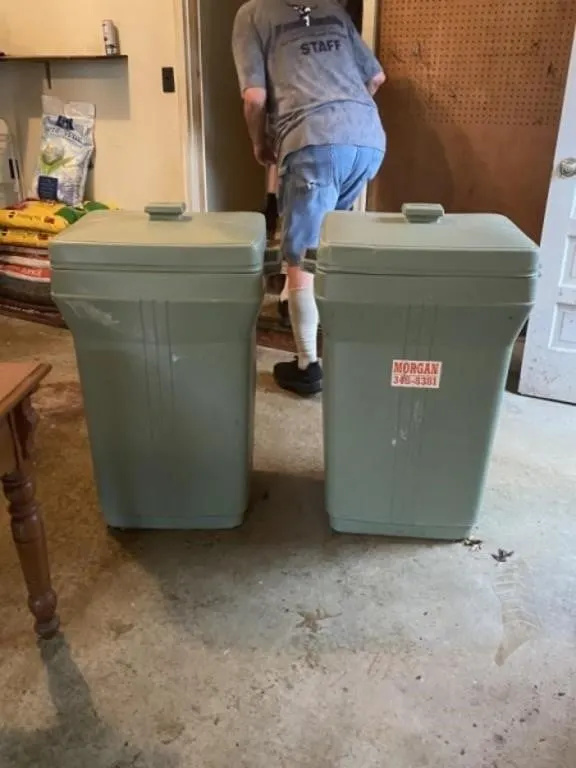 2 - Trash Cans with Lids