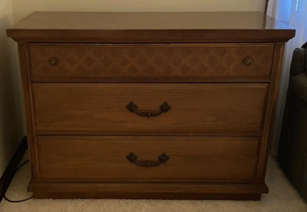 Bassett 3 Drawer Lowboy Dresser
